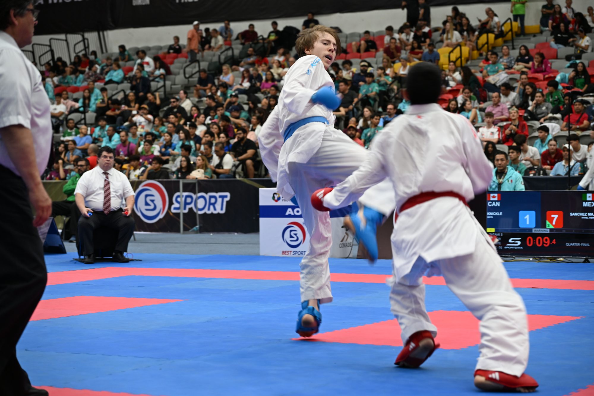 Mawashi-geri exchange, Karate1 Youth League Monterrey 2025, Cadet Kumite Quarter-Final, Knickle (CAN) vs Sanchez (MEX)